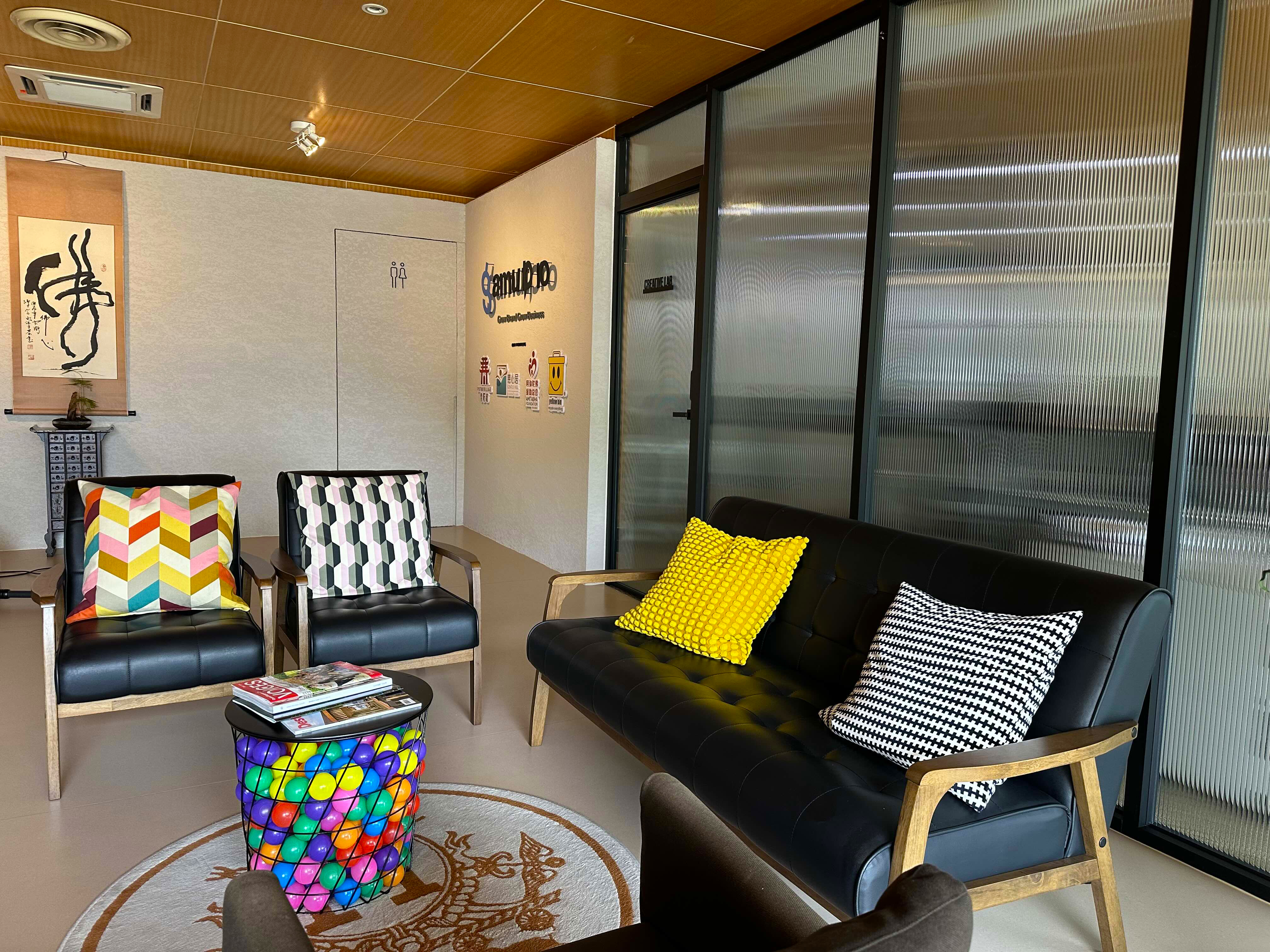 Gamut Pro office lounge